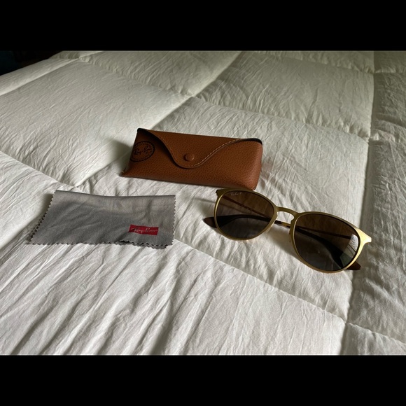 Erika Metal Gold Ray Bans - Picture 2 of 5